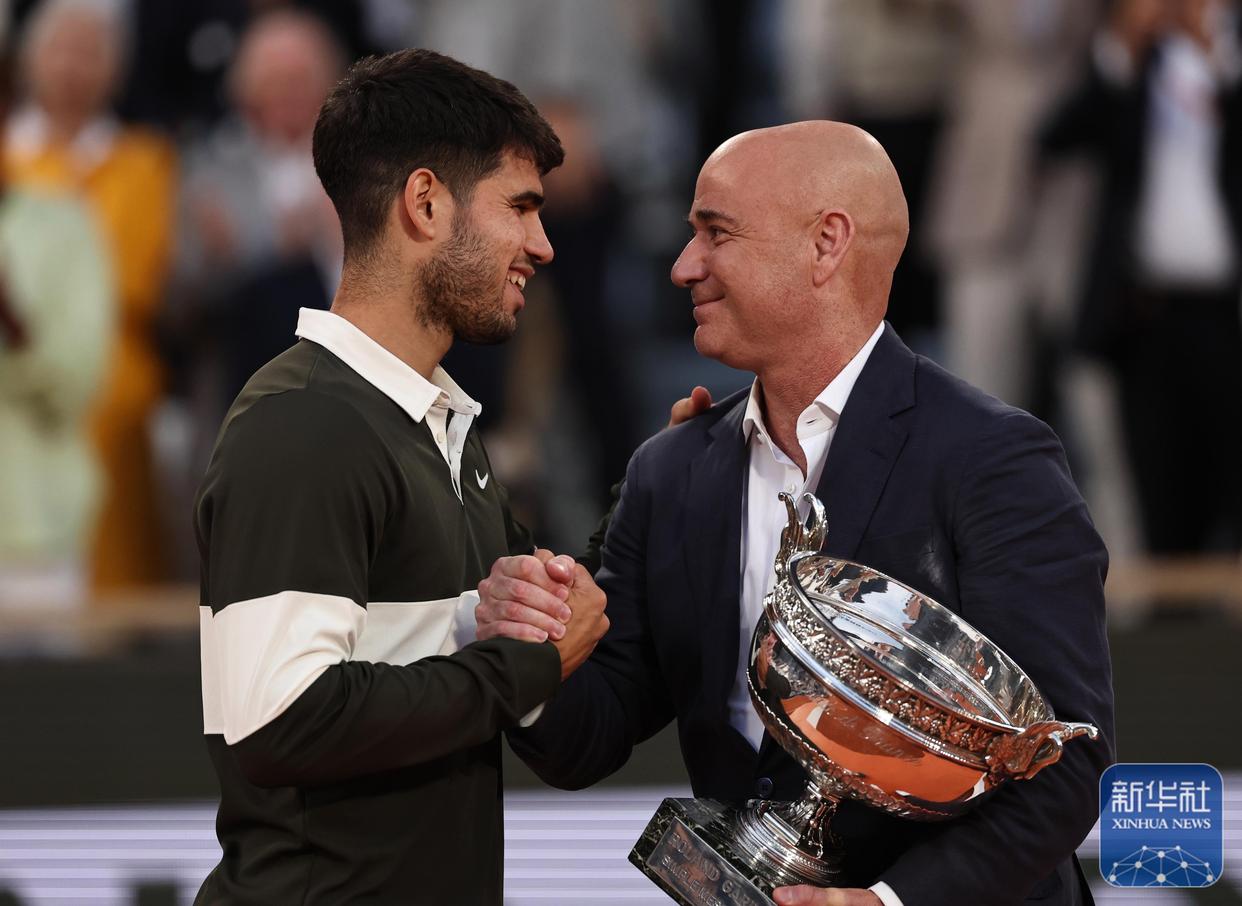 ATP总决赛横扫联合杯，阿尔卡拉斯扛起全队