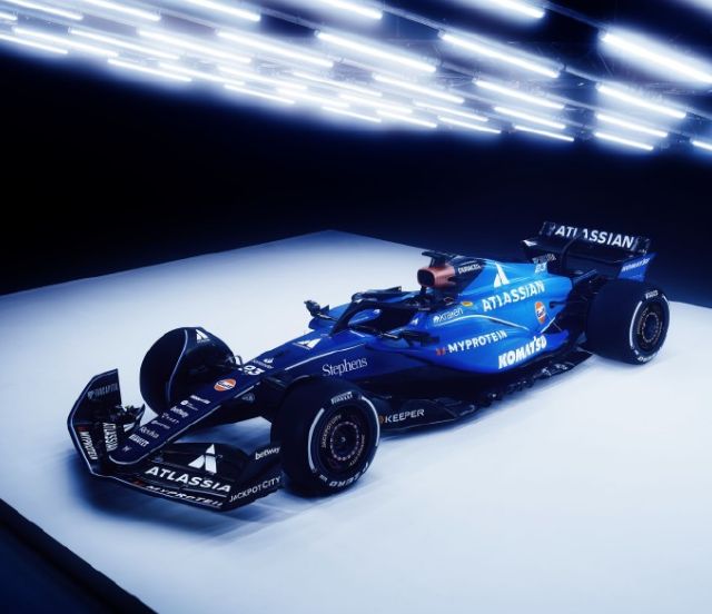 红牛车队力克索伯车队，塞恩斯扛起全队