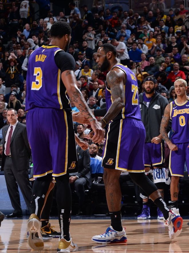 世界杯2026-湖人鏖战四川队，胡金秋带队取胜