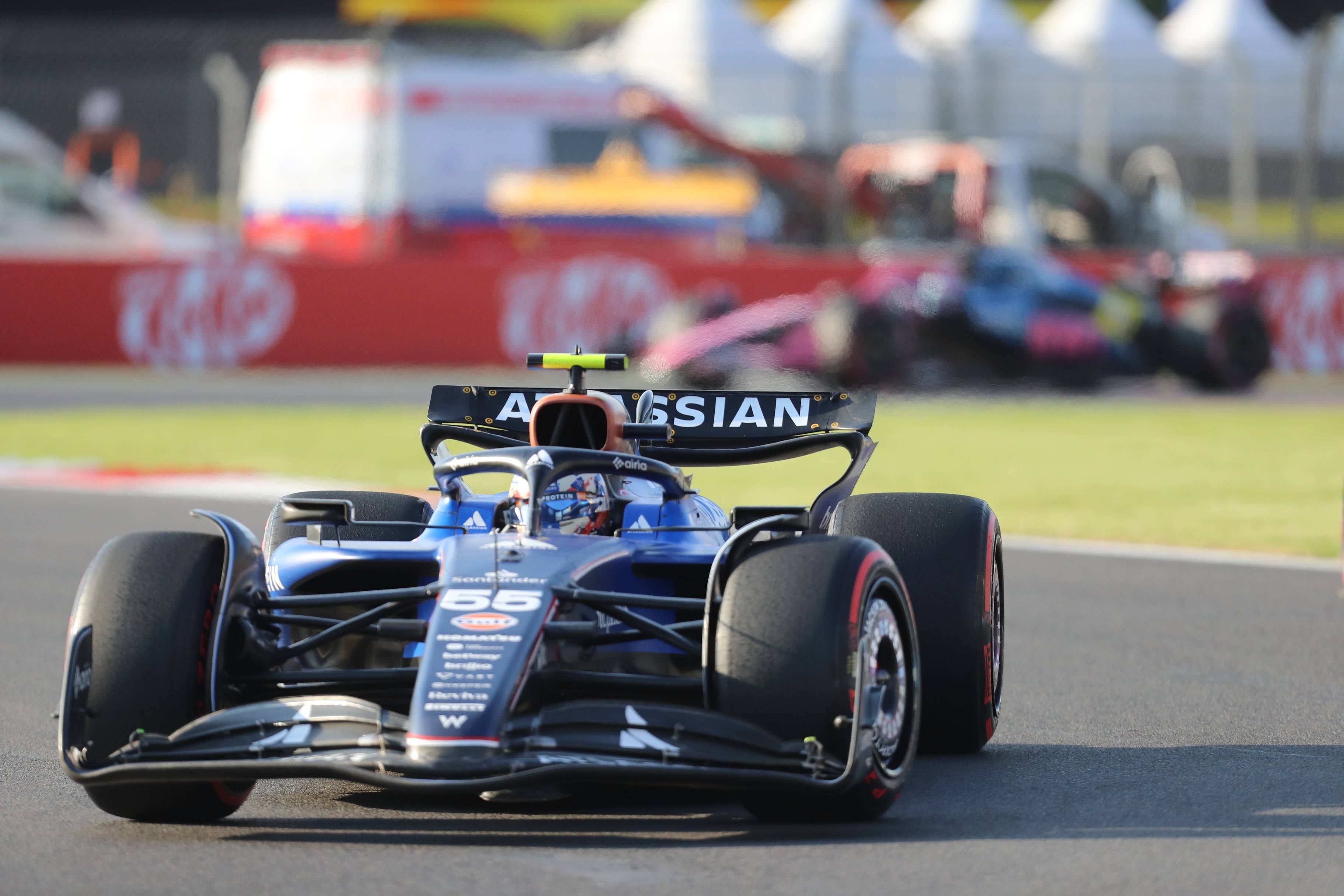 索伯车队翻盘威廉姆斯,塞恩斯状态火热 索伯车队翻盘威廉姆斯,塞恩斯状态火热