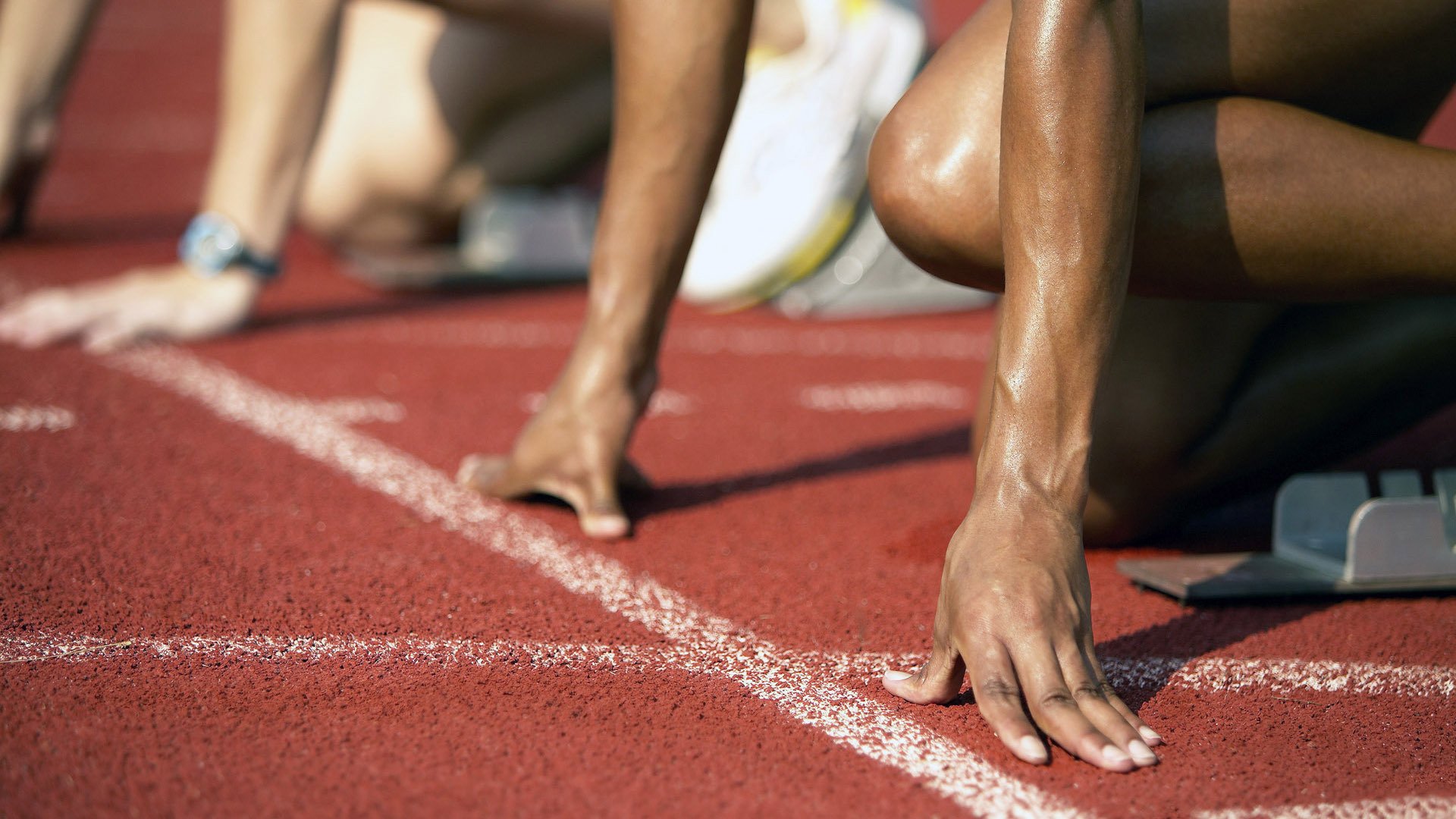 梅西让比赛提前失去悬念，多特蒙德单节拉开国际米兰，悬念消亡时代的足球悖论