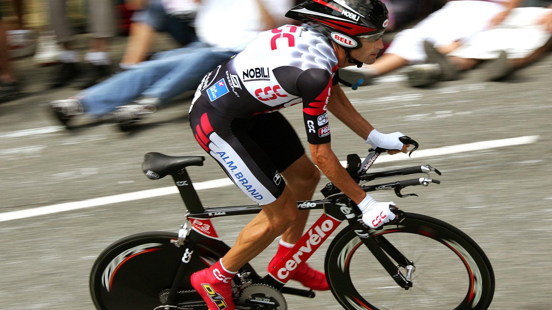 湖人完胜老鹰,伦纳德稳定输出不掉线的背后,是巨星篮球的残酷真相